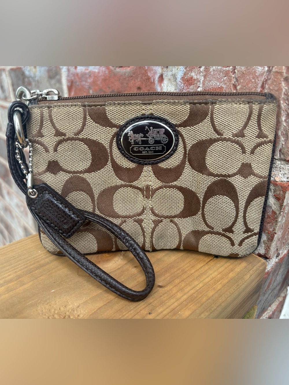 COACH SIGNATURE C CANVAS WRISTLET BROWN TAN STAGECOACH COACH LOGO